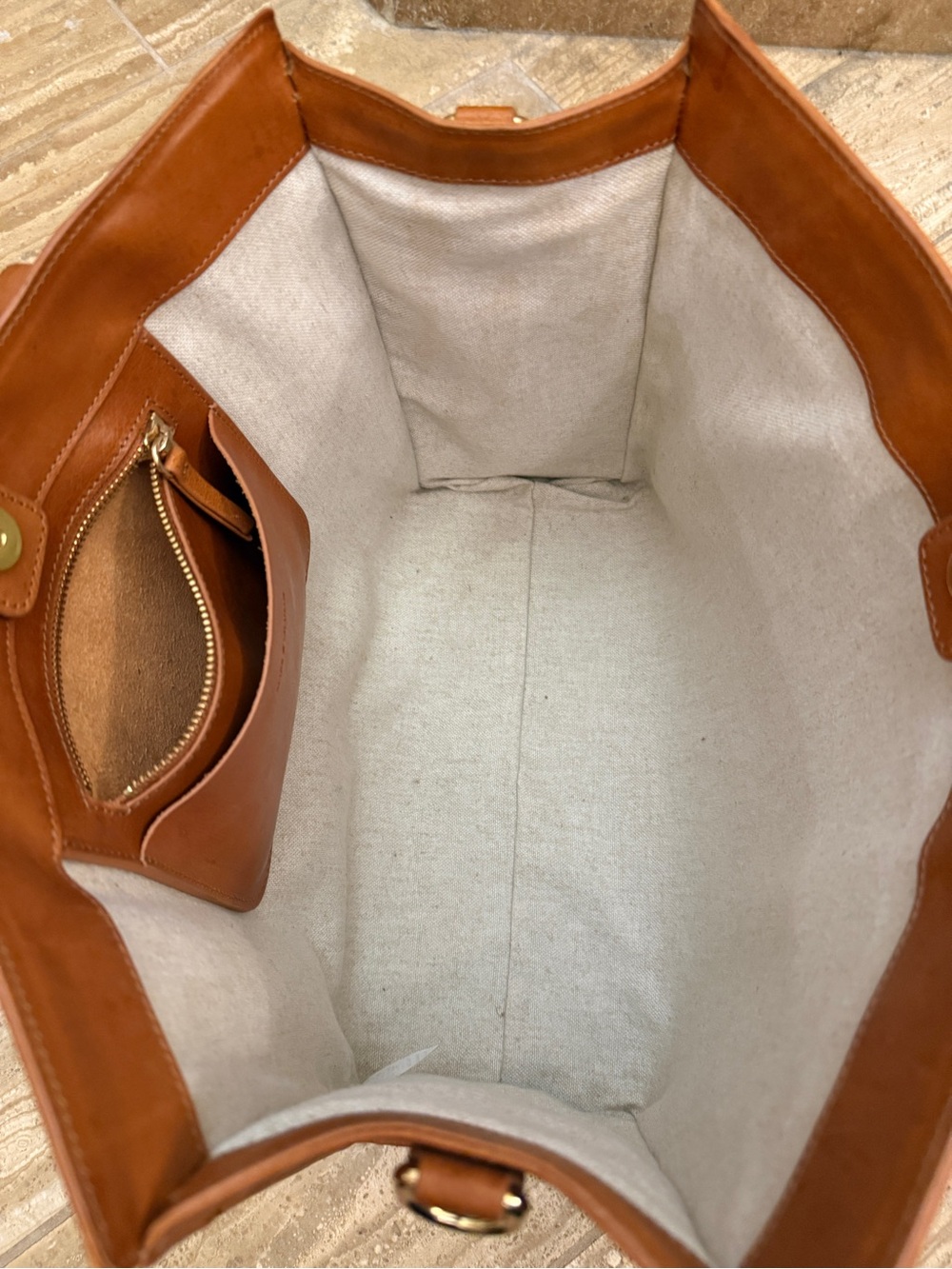 Mark & Graham Large Essential Leather Tote in Camel with Gold Hardware and strap - Picture 7 of 13
